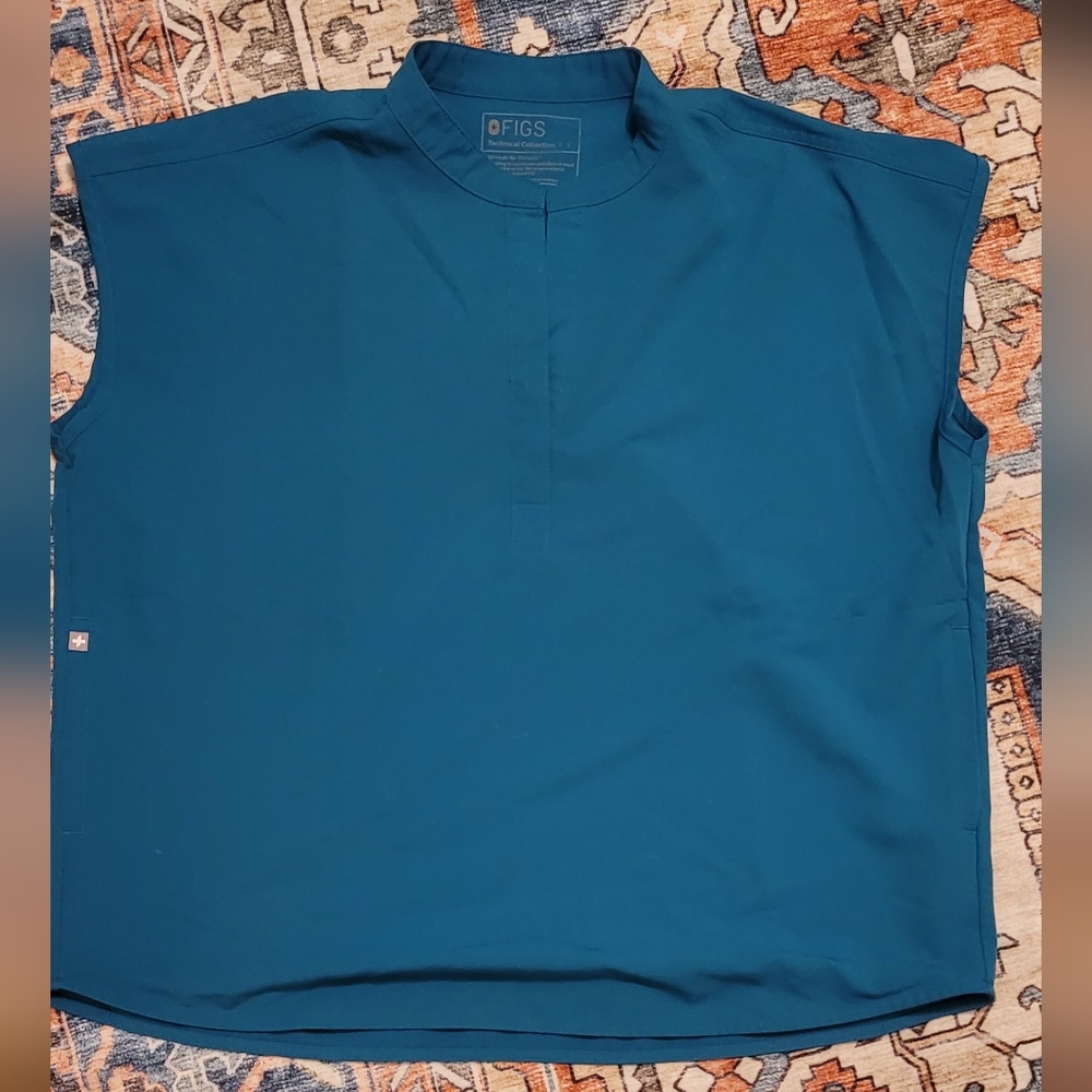 FIGS Technical Collection Scrub Top L Teal Modern Fit Medical